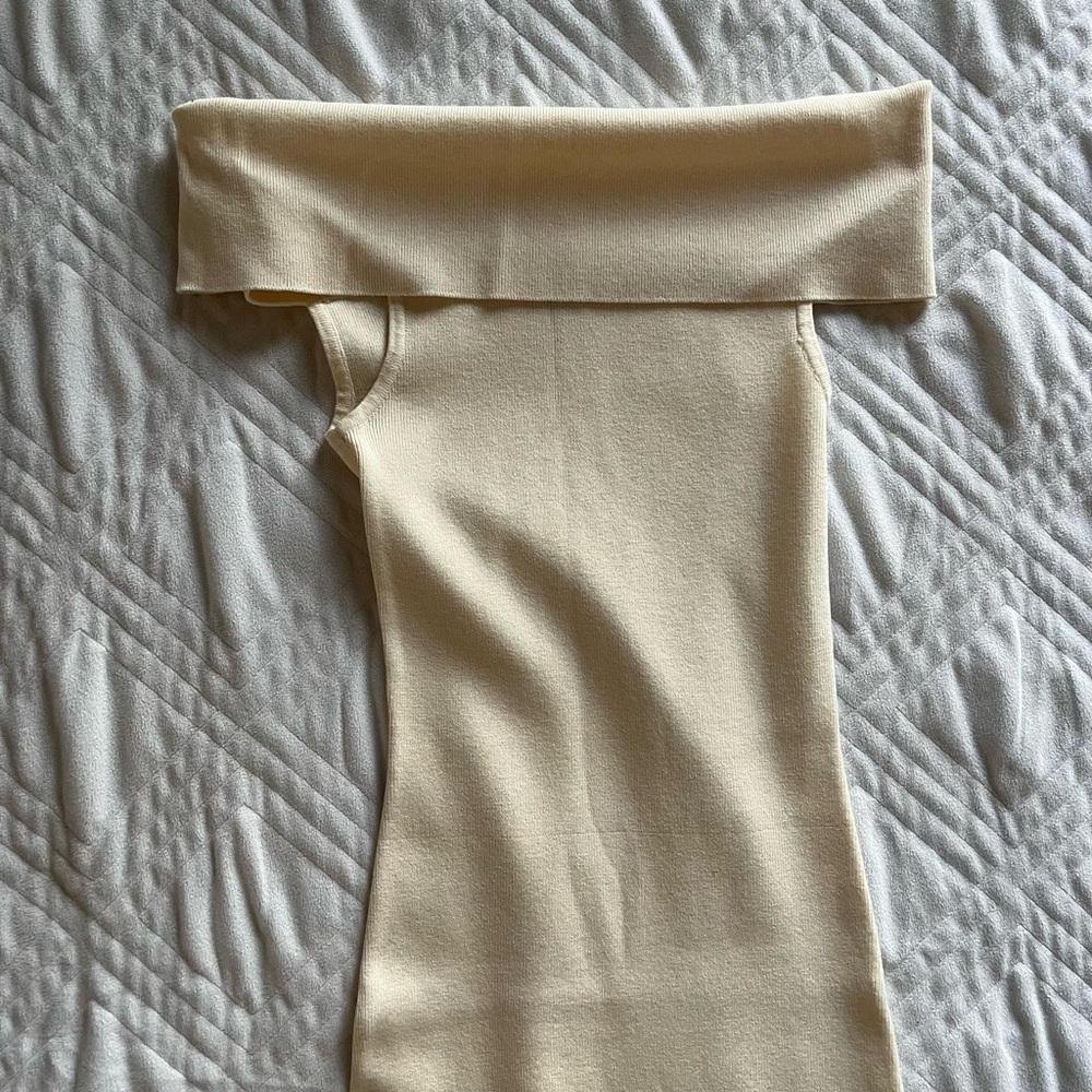 Dynamite Cream Off-Shoulder Dress size XXS